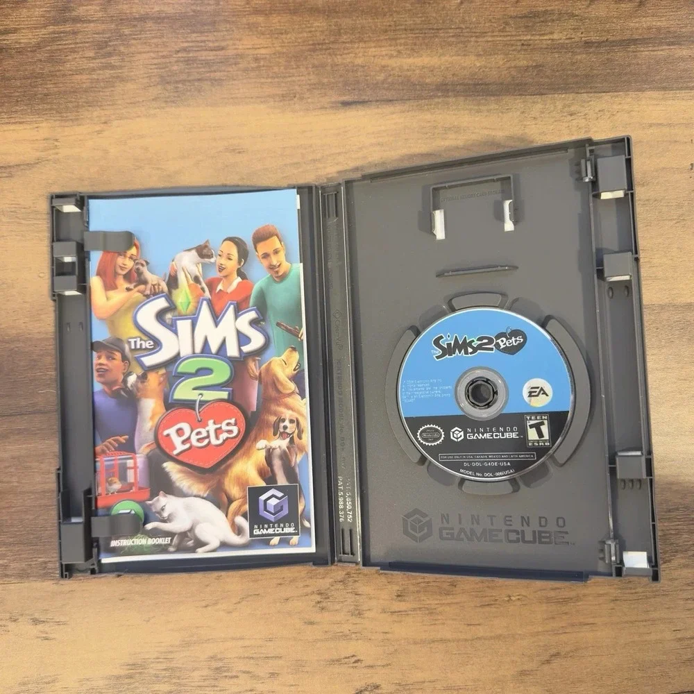 The Sims 2 Pets Nintendo GameCube Game CIB EA Maxis DOL P G40E